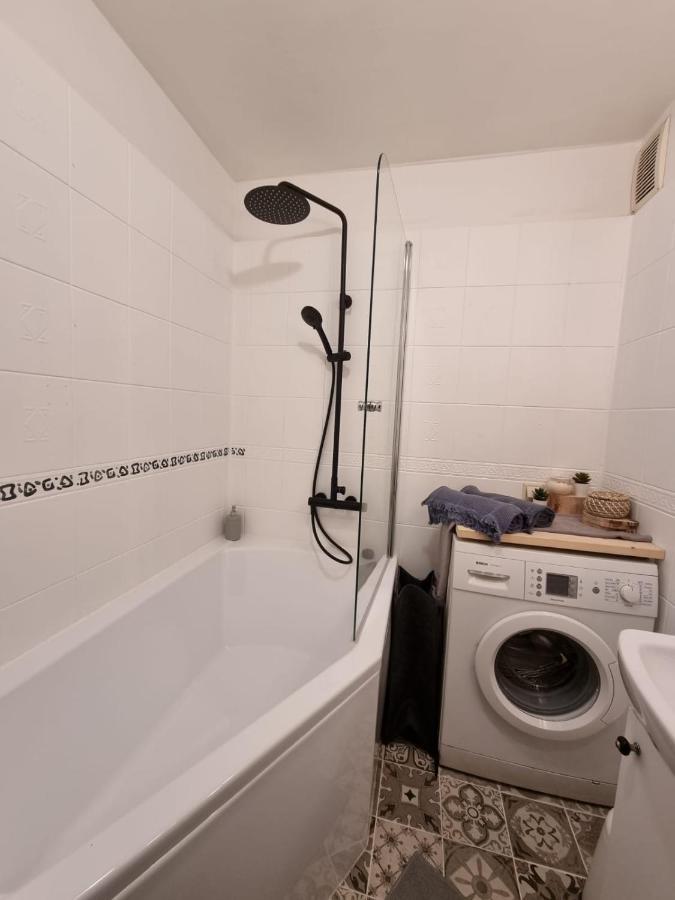 Comfortable Two-Room Apartment Riga Buitenkant foto
